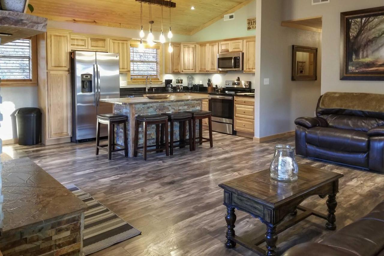 Secluded Cabin With Hot Tub, 3 Mi To Pigeon Forge! Sevierville Exterior photo