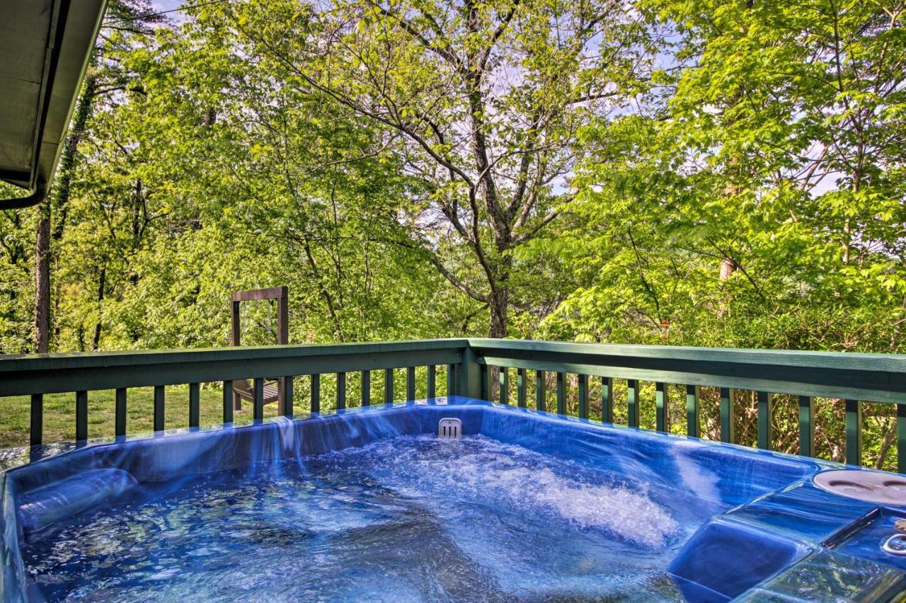 Secluded Cabin With Hot Tub, 3 Mi To Pigeon Forge! Villa Sevierville Exterior photo