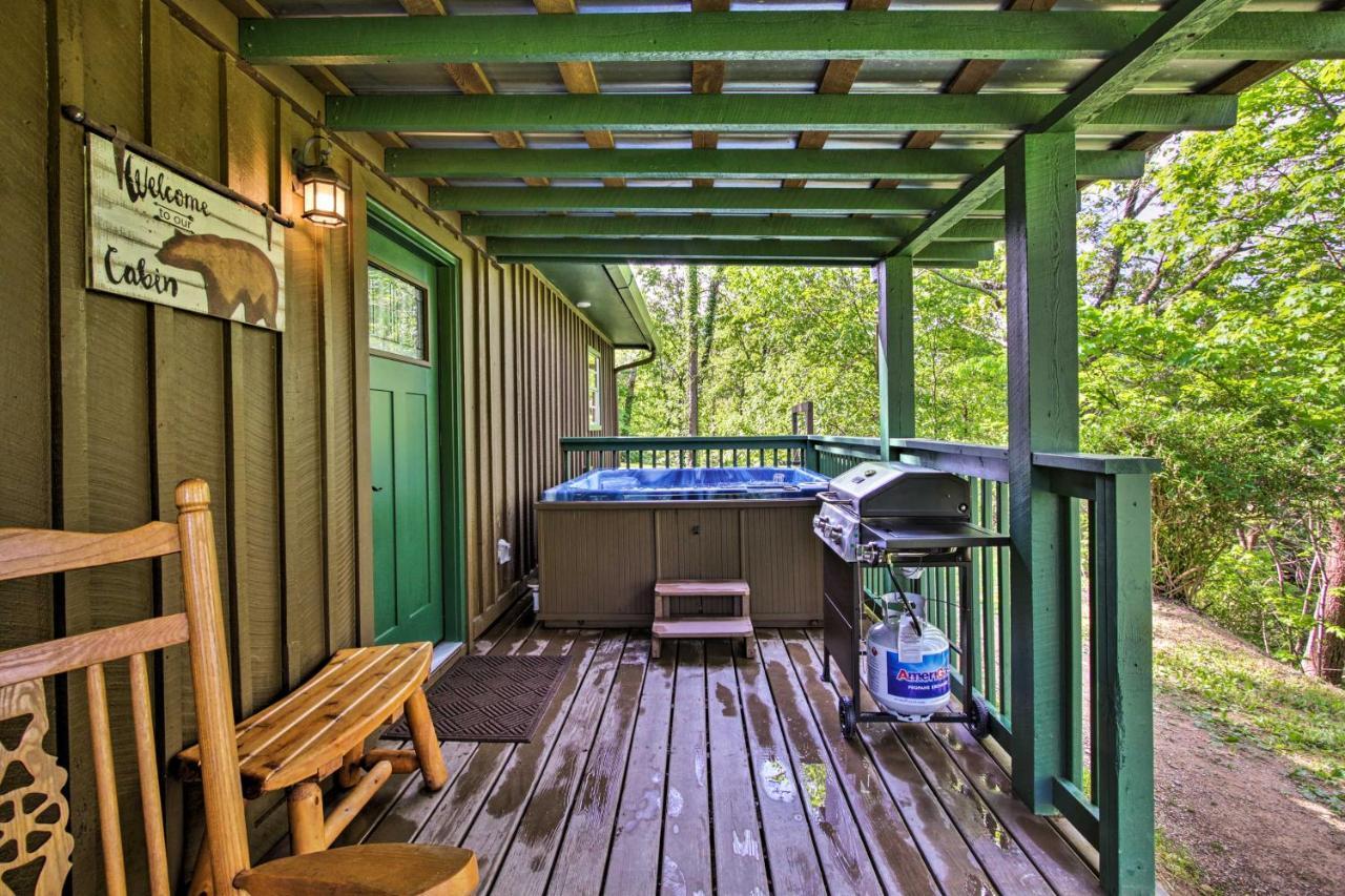 Secluded Cabin With Hot Tub, 3 Mi To Pigeon Forge! Villa Sevierville Exterior photo